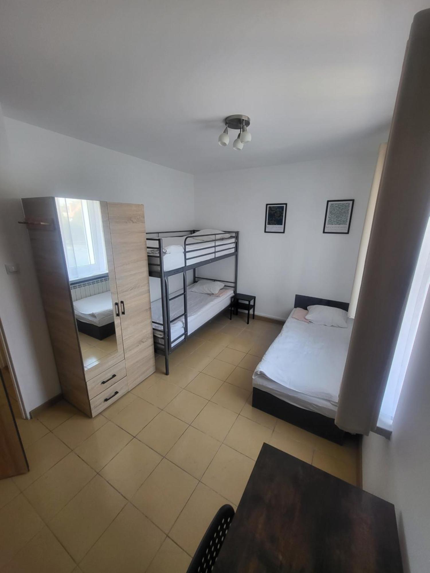 Rooms4Rest Popularna - Private Rooms For Tourists - Atr Consulting Sp, Z O,O, Warszawa Exteriör bild