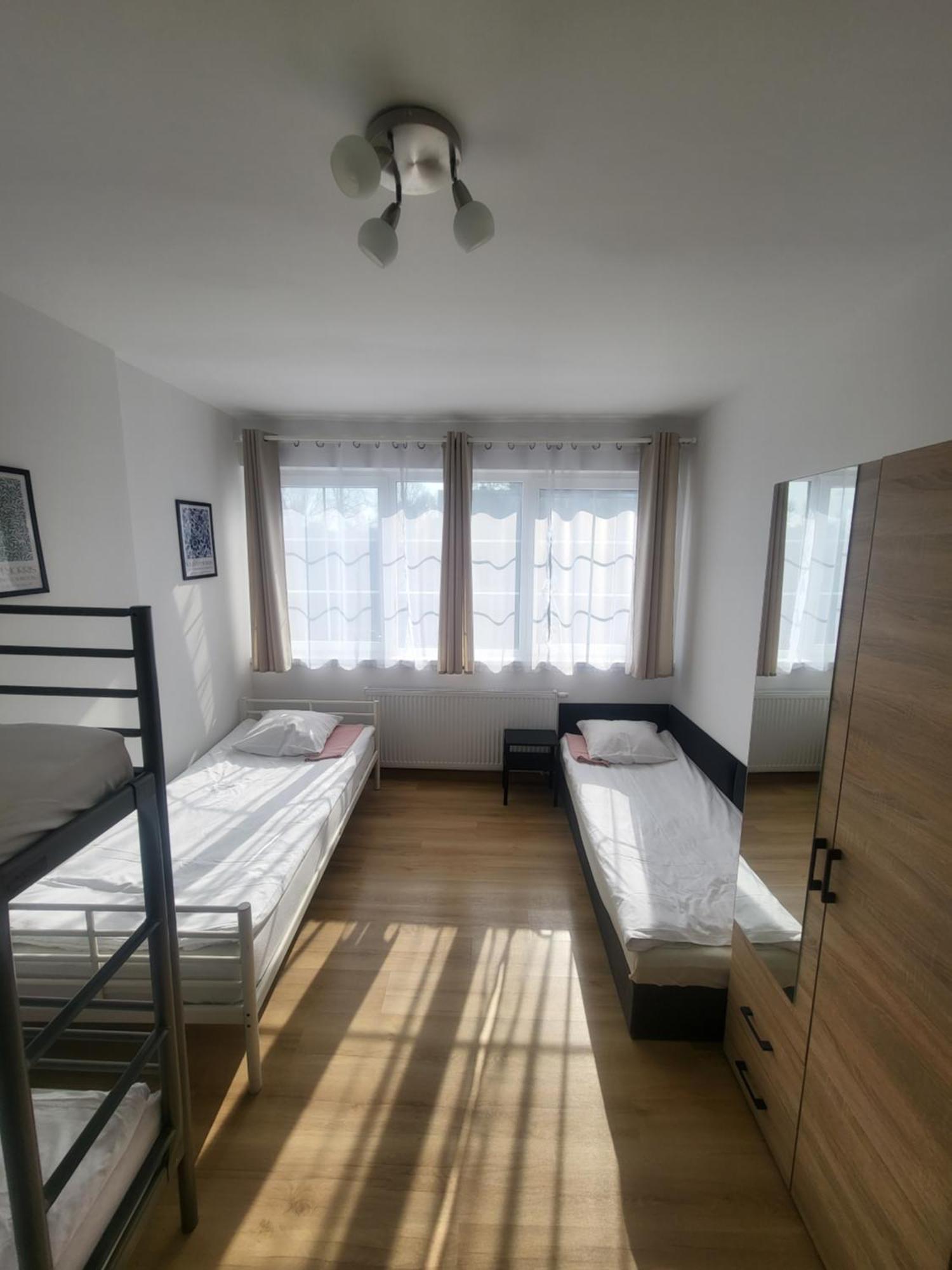 Rooms4Rest Popularna - Private Rooms For Tourists - Atr Consulting Sp, Z O,O, Warszawa Exteriör bild