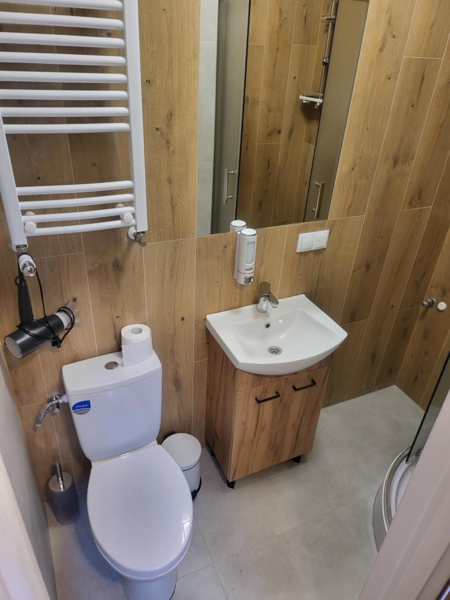 Rooms4Rest Popularna - Private Rooms For Tourists - Atr Consulting Sp, Z O,O, Warszawa Exteriör bild